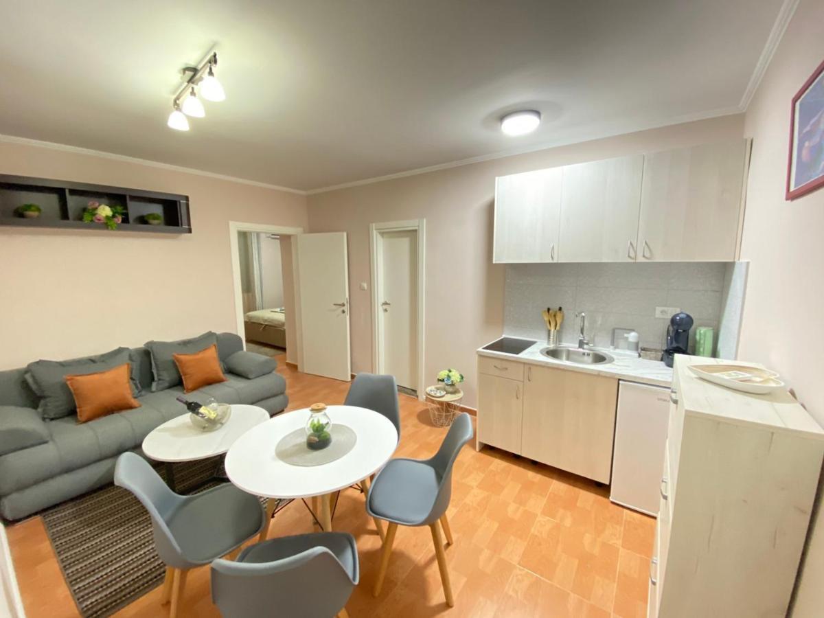 Aquata Apartments Tivat Exterior foto